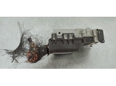 Recambio de caja reles / fusibles para opel insignia berlina 2.0cdti 130 fap referencia OEM IAM 13222786  