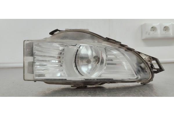 Recambio de faro antiniebla izquierdo para opel insignia berlina 2.0cdti 130 fap referencia OEM IAM 13226828  
