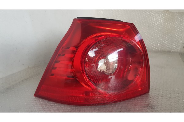 Recambio de piloto trasero izquierdo para volkswagen golf v berlina (1k1) gt sport referencia OEM IAM 1K6945095AA  