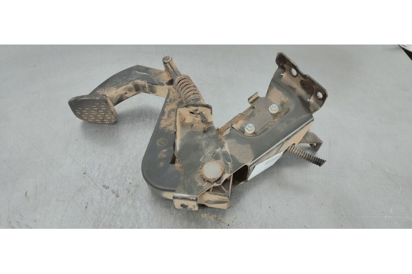 Recambio de pedal embrague para mercedes-benz vito (w639) basic, combi 2.2 cdi referencia OEM IAM A6392902401  