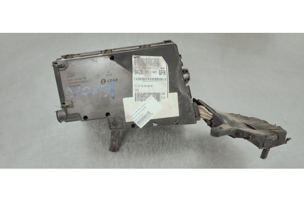 Recambio de caja reles / fusibles para ford kuga (cbs) titanium referencia OEM IAM AV6T14A142AB  