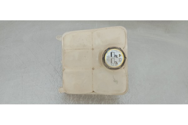 Recambio de deposito expansion para ford kuga (cbs) titanium referencia OEM IAM 8V618K218AE  