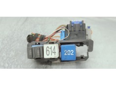Recambio de caja reles / fusibles para audi a4 berlina (8e) 1.9 tdi (96kw) referencia OEM IAM 8E1937503B  