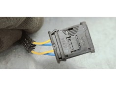 Recambio de enganche cinturon trasero central para ds 4 1.5 hdi referencia OEM IAM 647866500B  