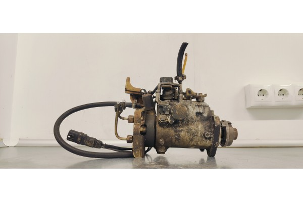Recambio de bomba inyeccion para ford mondeo berlina (gd) referencia OEM IAM 8448B251A  