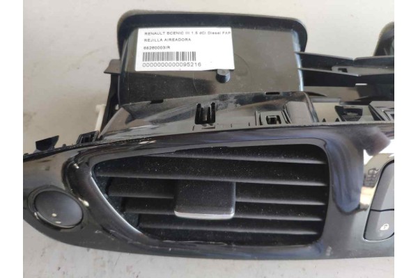 Recambio de rejilla aireadora para renault scenic iii 1.5 dci diesel fap referencia OEM IAM 68260003IR  