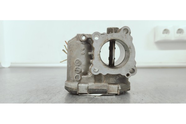 Recambio de caja mariposa para renault laguna iii 2.0 dci referencia OEM IAM 8200330810E  