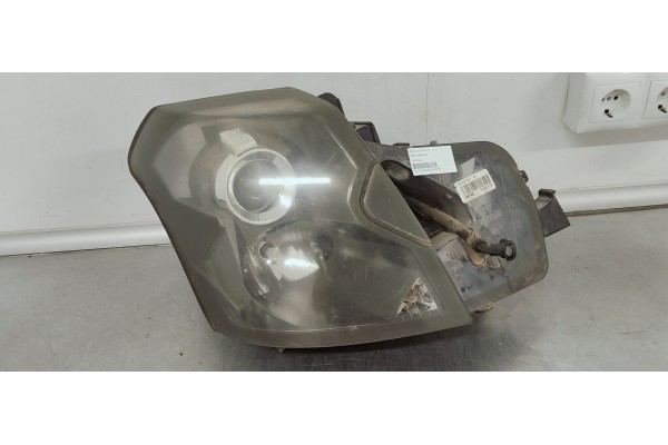Recambio de faro derecho para cadillac cts 3.7 i referencia OEM IAM 15276224  