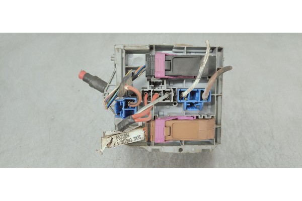 Recambio de caja reles / fusibles para fiat bravo (198) 1.9 jtd 16v cat referencia OEM IAM 51775688  