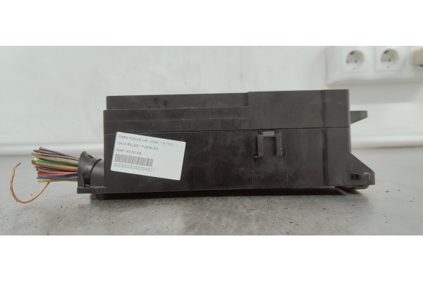 Recambio de caja reles / fusibles para ford focus lim. (cb8) 1.6 tdci referencia OEM IAM AV6T14K131AB  