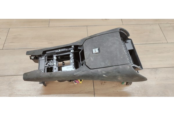 Recambio de consola central para ds 4 1.5 hdi referencia OEM IAM   
