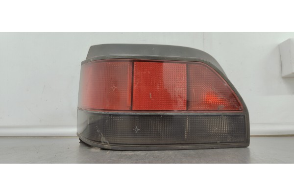 Recambio de piloto trasero izquierdo para renault clio i fase i+ii (b/c57) referencia OEM IAM 7700796117  