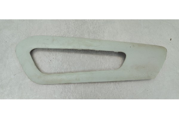 Recambio de moldura para citroen berlingo 1.5 hdi referencia OEM IAM 9816793777  