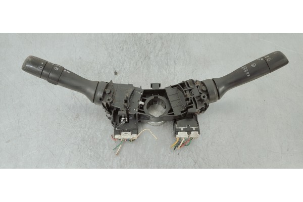 Recambio de mando multifuncion para toyota auris 1.4d4d 90 fap referencia OEM IAM 17F001  