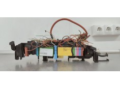 Recambio de caja reles / fusibles para mercedes-benz clase b (w246) 1.8 cdi referencia OEM IAM A2465400240  
