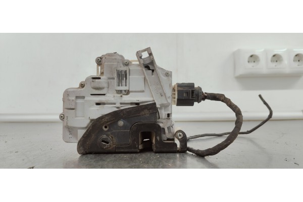 Recambio de cerradura puerta trasera izquierda para seat leon (1p1) 1.9 tdi referencia OEM IAM 1P0839015  