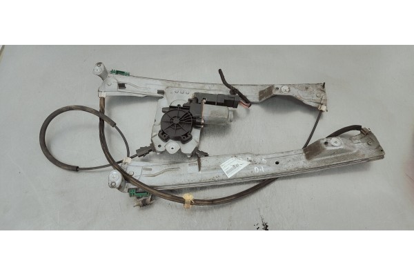 Recambio de elevalunas delantero izquierdo para renault clio iii 1.5dci 85 referencia OEM IAM 400854F  