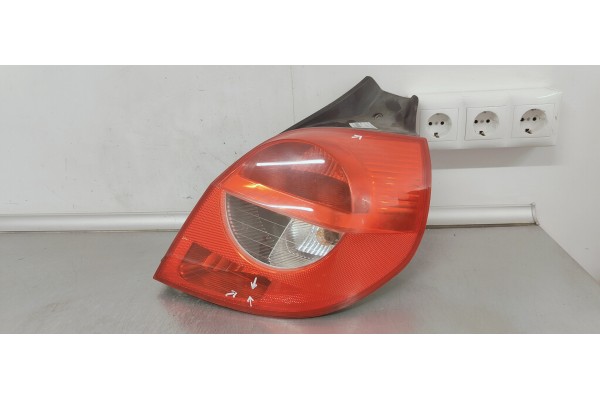 Recambio de piloto trasero derecho para renault clio iii 1.5dci 85 referencia OEM IAM 89035080  
