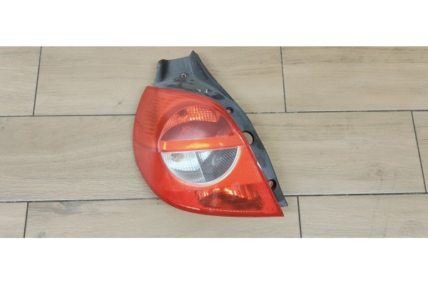 Recambio de piloto trasero izquierdo para renault clio iii 1.5dci 85 referencia OEM IAM 89035079  