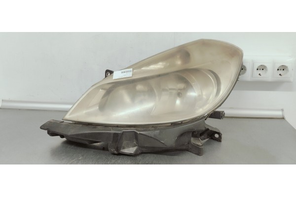 Recambio de faro izquierdo para renault clio iii 1.5dci 85 referencia OEM IAM 8200244889  