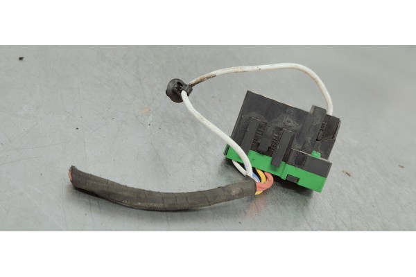 Recambio de caja reles / fusibles para citroen berlingo 1.5 hdi referencia OEM IAM   
