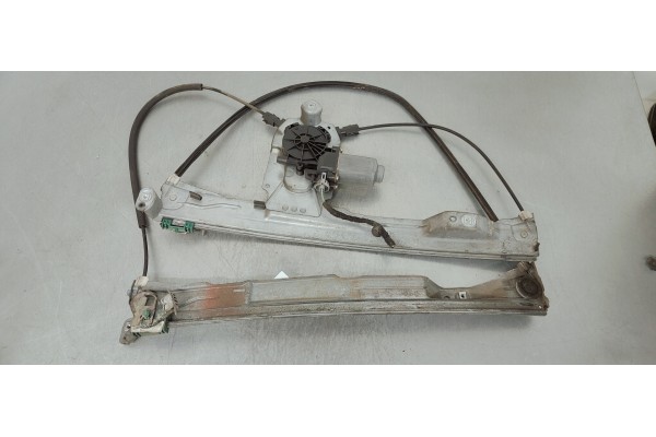 Recambio de elevalunas delantero derecho para renault clio iii 1.5dci 85 referencia OEM IAM 400857  