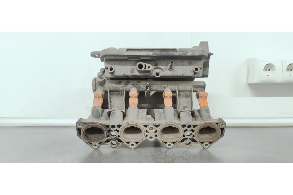 Recambio de colector admision para citroen xsara berlina 1.6i 16v exclusive referencia OEM IAM 9635885080  