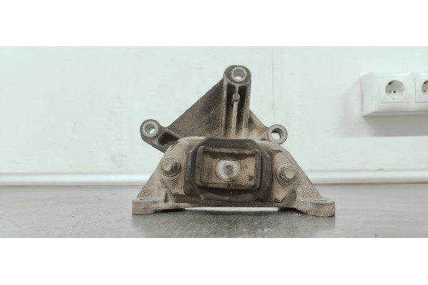 Recambio de soporte motor para renault megane ii coupe/cabrio luxe dynamique referencia OEM IAM 8200277212  