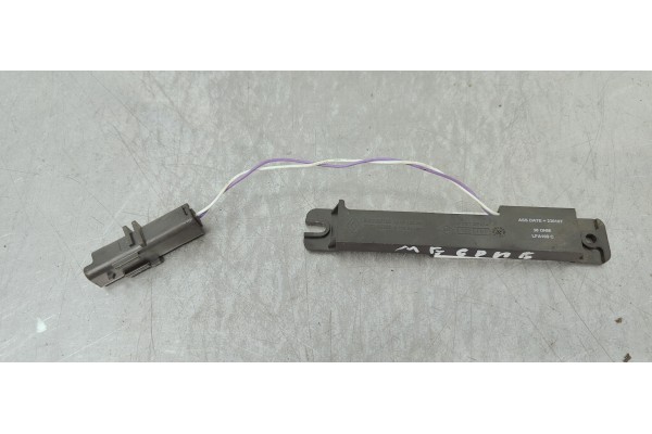 Recambio de amplificador de antena para renault megane ii coupe/cabrio luxe dynamique referencia OEM IAM 8200125092  