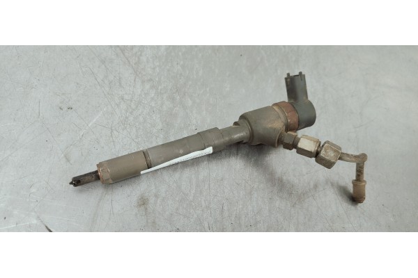 Recambio de inyector para opel corsa d cosmo referencia OEM IAM 0445110183  