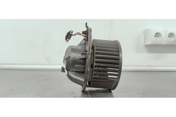 Recambio de ventilador calefaccion para volkswagen passat berlina (3c2) 2.0 tdi 140 referencia OEM IAM 3C1820015G  