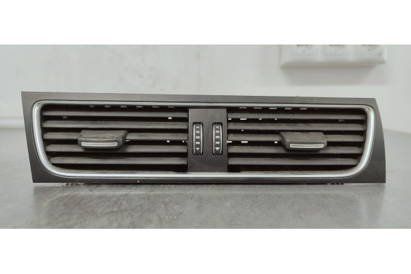 Recambio de rejilla aireadora para audi a4 ber. (b8) 2.0 tdi referencia OEM IAM 8T1820951E  