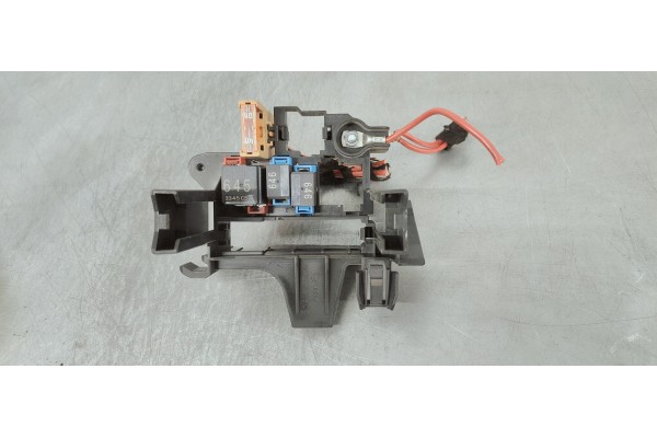 Recambio de caja reles / fusibles para audi a4 ber. (b8) 2.0 tdi referencia OEM IAM 8K1937503C  