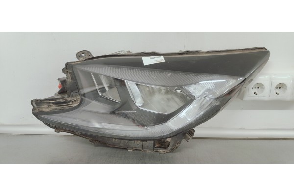 Recambio de faro izquierdo para toyota aygo x 1.0i 72 referencia OEM IAM   