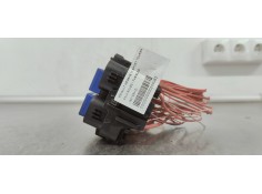 Recambio de caja reles / fusibles para renault megane iii sport tourer 1.5 dci referencia OEM IAM 18013301D  