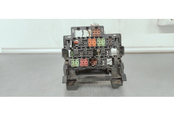 Recambio de caja reles / fusibles para seat alhambra (7v9) reference referencia OEM IAM 7M3937499  