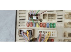 Recambio de caja reles / fusibles para renault megane iii sport tourer 1.5 dci referencia OEM IAM 284B65904R  