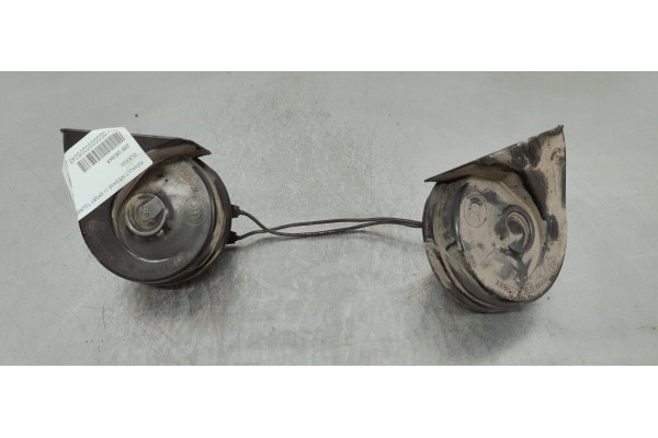 Recambio de claxon para renault megane iii sport tourer 1.5 dci referencia OEM IAM 256106284R  