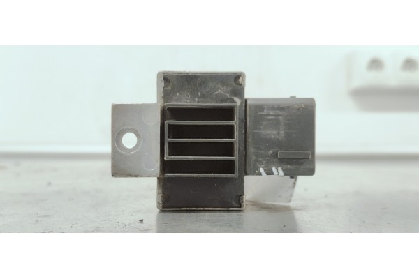 Recambio de caja precalentamiento para renault megane iii sport tourer 1.5 dci referencia OEM IAM 8200859243  