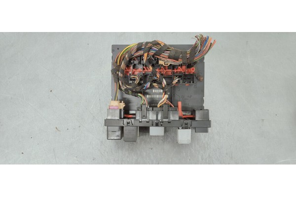 Recambio de caja reles / fusibles para volkswagen golf v berlina (1k1) 1.9 tdi 105 referencia OEM IAM 1K0937049K  