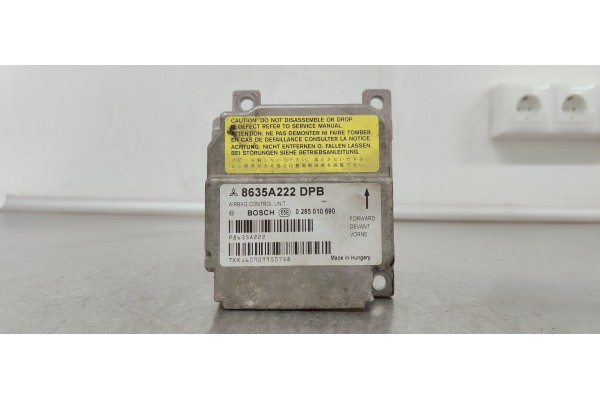 Recambio de centralita airbag para mitsubishi colt berlina 5 (z30a) 1.3 inform (d) referencia OEM IAM 0285010690  