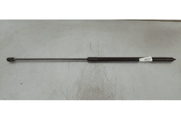 Recambio de amortiguadores capo para audi a4 ber. (b8) 2.0 tdi referencia OEM IAM 8T082335902S  