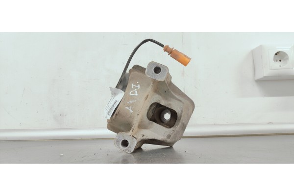 Recambio de soporte motor izquierdo para audi a4 ber. (b8) 2.0 tdi referencia OEM IAM 8R0199381B  