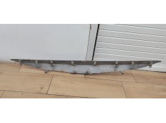 Recambio de molduras traseras para toyota auris 1.6 d4d 112 fap referencia OEM IAM 7681102E50  