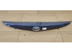 Recambio de molduras traseras para toyota auris 1.6 d4d 112 fap referencia OEM IAM 7681102E50  