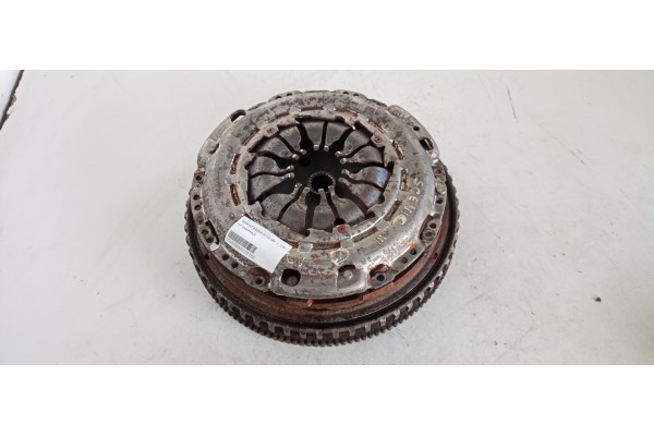 Recambio de kit embrague para renault scenic iii 1.2 16v referencia OEM IAM 302059210R  