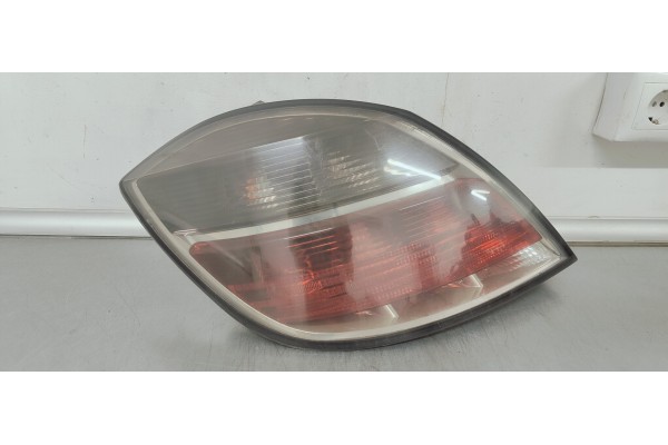 Recambio de piloto trasero izquierdo para opel astra h ber. edition referencia OEM IAM 13222324  