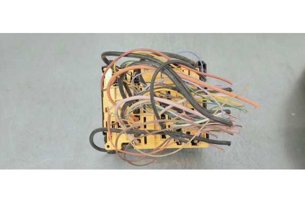 Recambio de caja reles / fusibles para citroen berlingo 1.5 hdi referencia OEM IAM 9804848580  