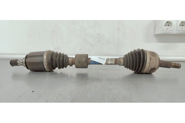 Recambio de transmision delantera izquierda para renault megane iii sport tourer 1.5 dci referencia OEM IAM 8200966862  