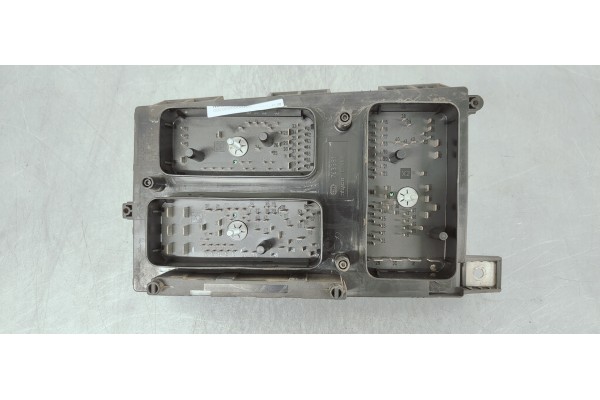 Recambio de caja reles / fusibles para opel astra h ber. edition referencia OEM IAM 13206754  